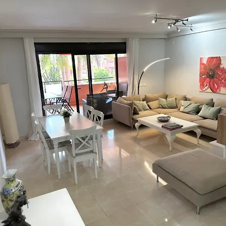 300m From Beach, Guadalmansa 에스테포나