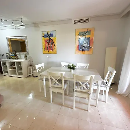 Apartment 300m From Beach, Guadalmansa *