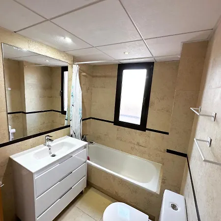 Apartment 300m From Beach, Guadalmansa *